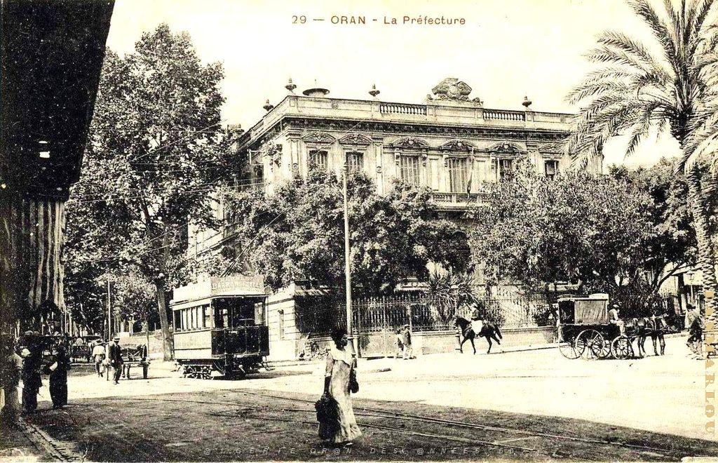 MH b- 028- Place Kleber et prefecture.JPG